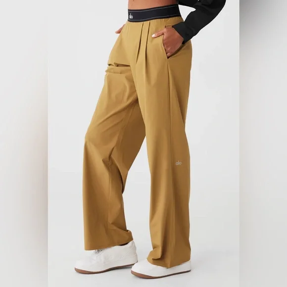 新品未使用alo Yoga Suit Up Trouser aloパンツS Suit Up Trouser (Regular) - Black | ALO